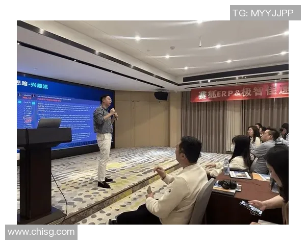 深圳羽毛球队的崛起之路:从默默无闻到杯赛荣耀的奋斗历程 深圳羽毛球队的崛起之路:从默默无闻到杯赛荣耀的奋斗历程